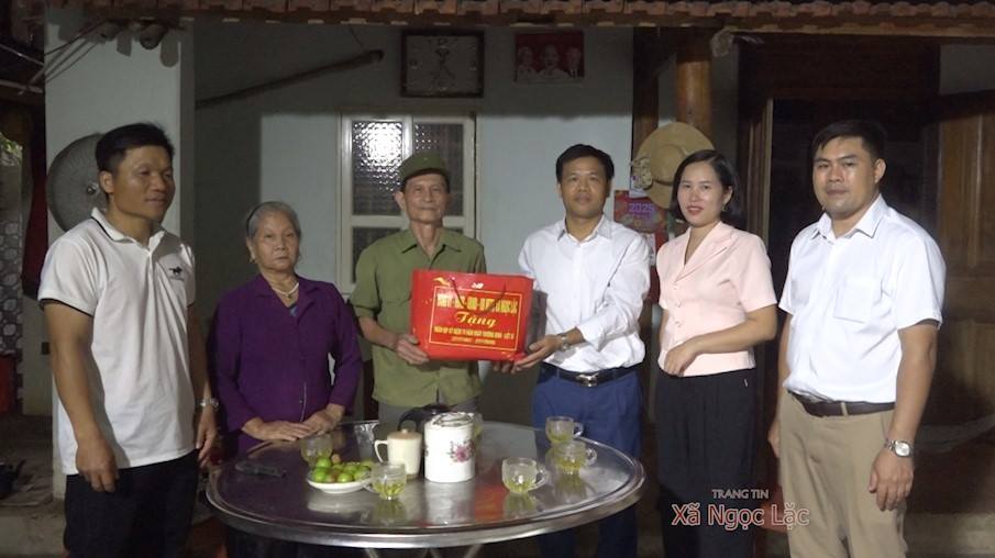 Anh-tin-bai